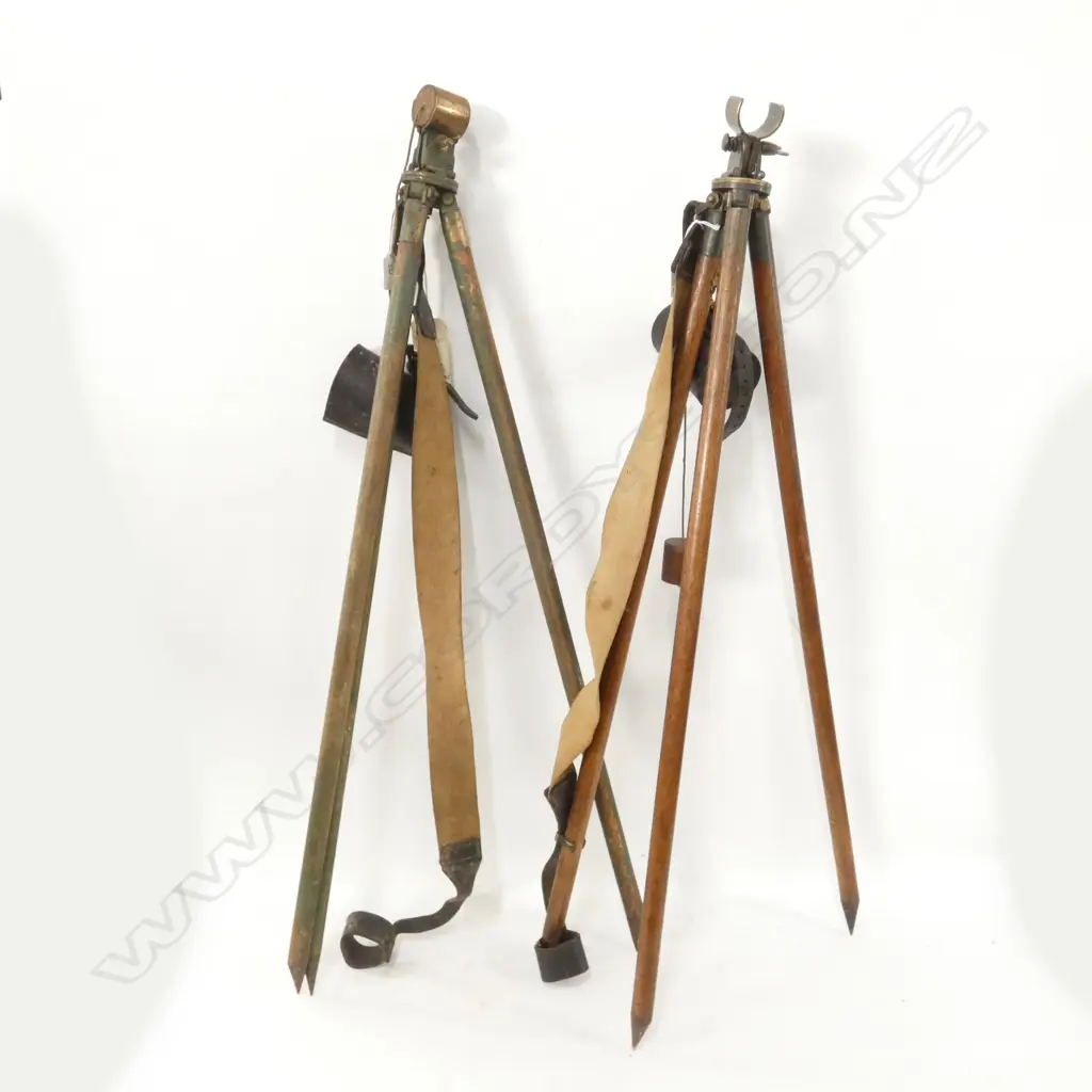 2 X MILITARY SIGNALING TRIPODS, ENGLISH DATED 1916 & NZ DATED 1943 Image 1++
