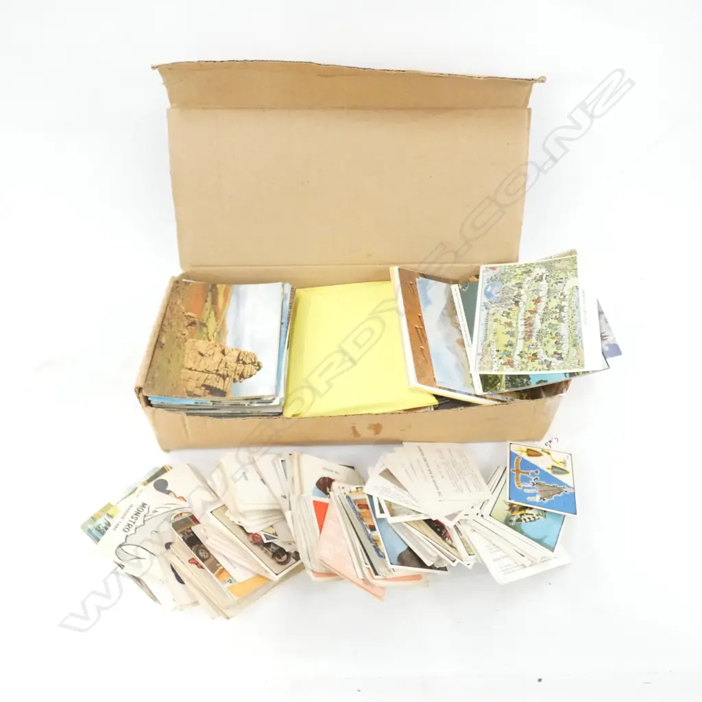 BOX ASSORTED POSTCARDS & CARDS Image 1++