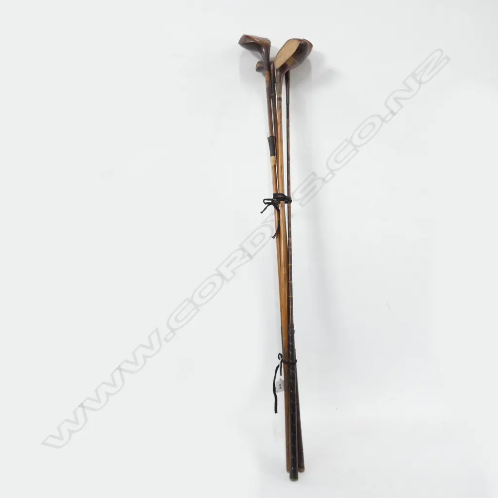 FOUR ANTIQUE GOLF CLUBS INCL. 2 BY ROBERT FORGAN OF ST ANDREWS WITH PRINCE OF WALES CROWN Image 1++