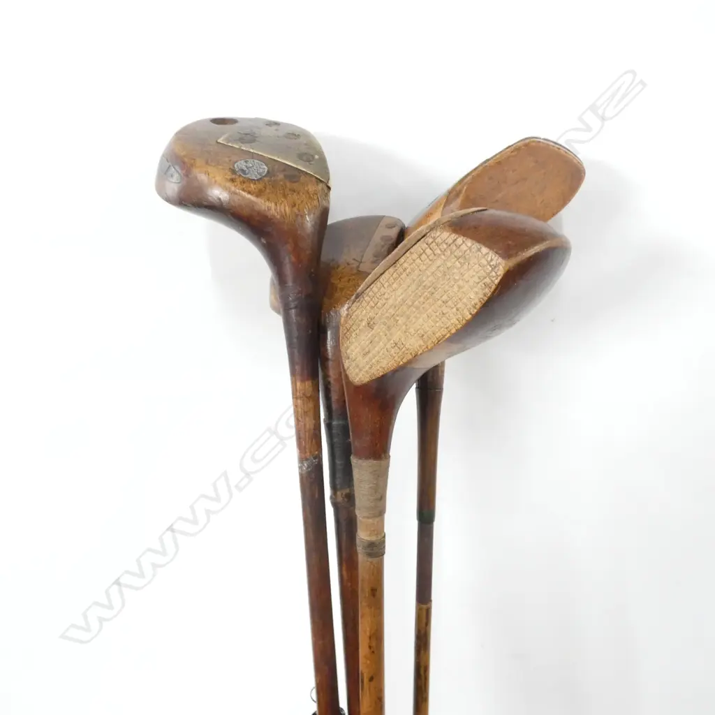 FOUR ANTIQUE GOLF CLUBS INCL. 2 BY ROBERT FORGAN OF ST ANDREWS WITH PRINCE OF WALES CROWN Image 1++