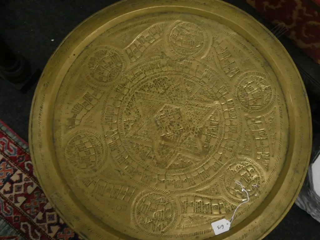 BRASS FOLDING TABLE D 600 MM Image 1++