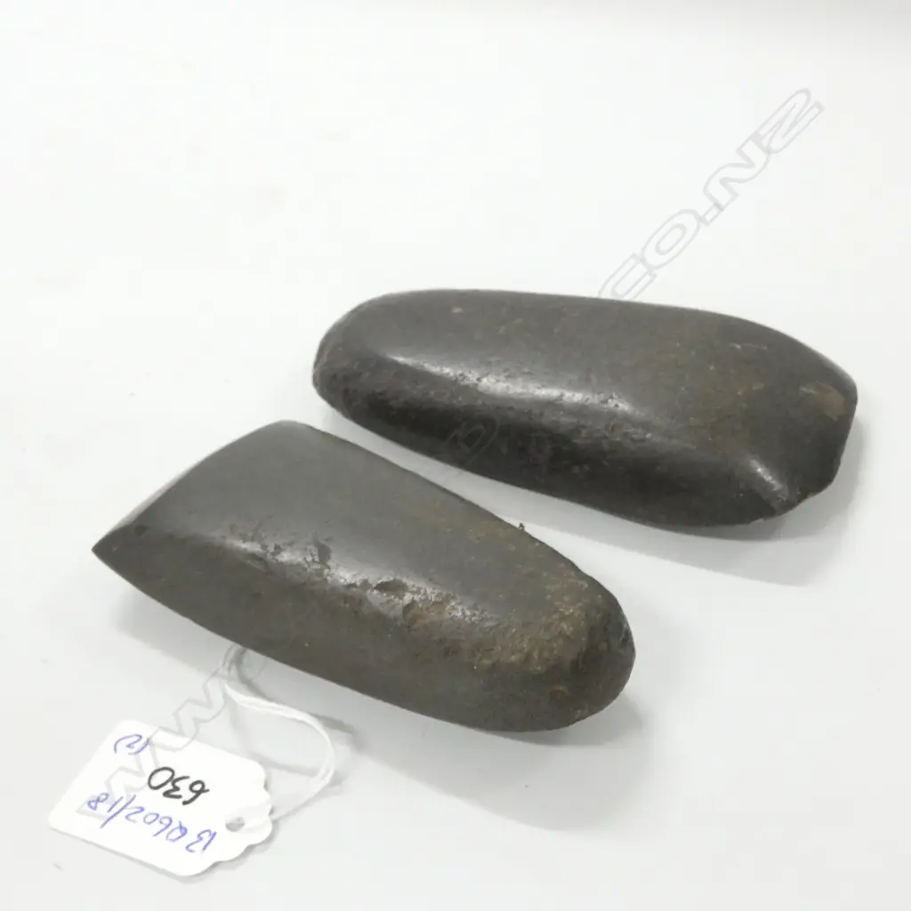 2 PACIFIC STONE ADZES L 110 MM Image 1++