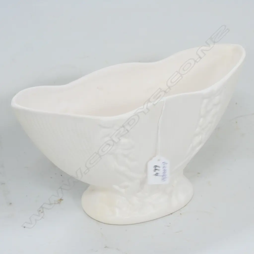 CROWN LYNN ROYDON POTTERY WHITE VASE #553 L. 300MM Image 1++