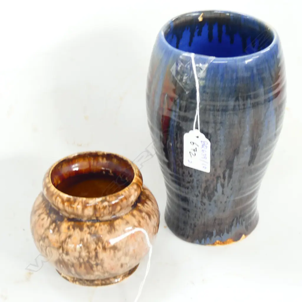 2 EARLY CROWN LYNN VASES LARGEST WITH SMALL INTERIOR RIM CHIP H. 190MM Image 1++