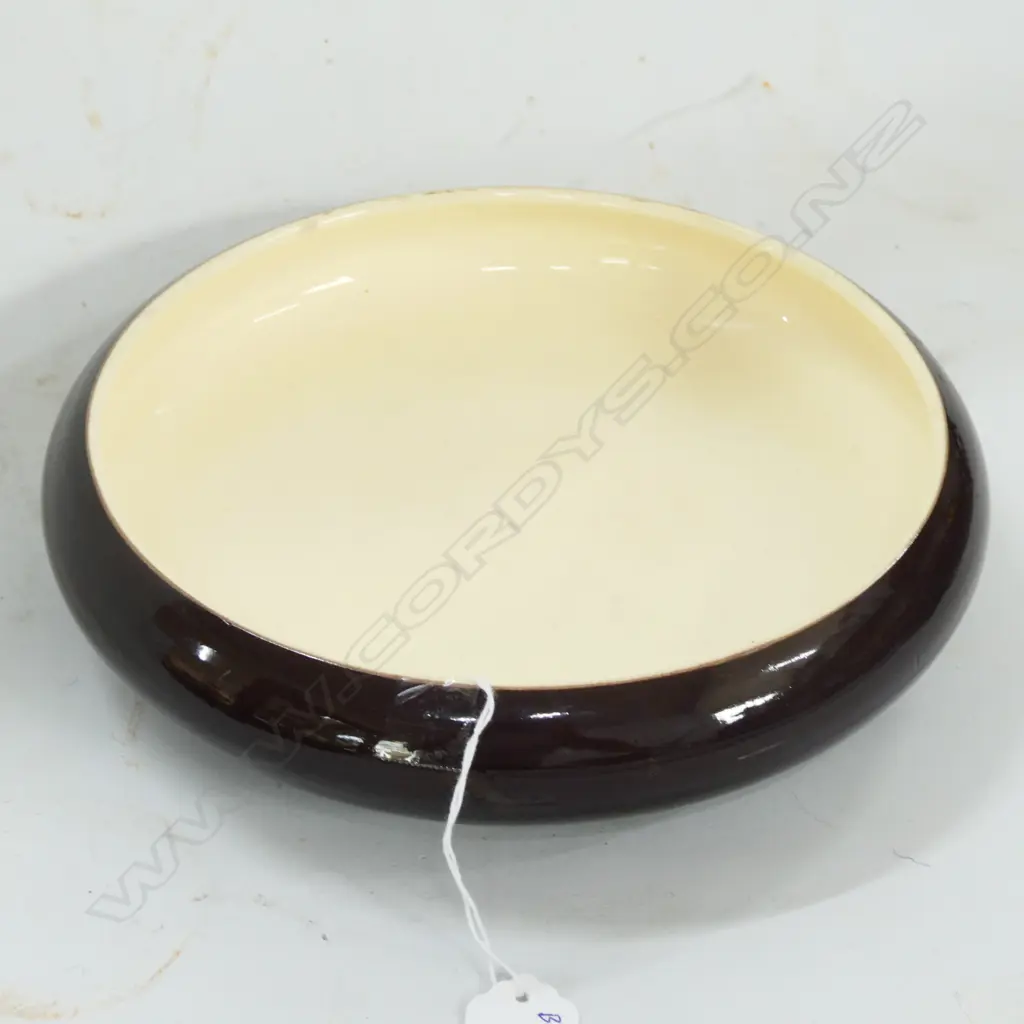 CROWN LYNN BROWN GLAZED BOWL INCISED CL TO BASE DIA. 220MM Image 1++