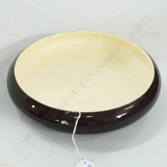 CROWN LYNN BROWN GLAZED BOWL INCISED CL TO BASE DIA. 220MM