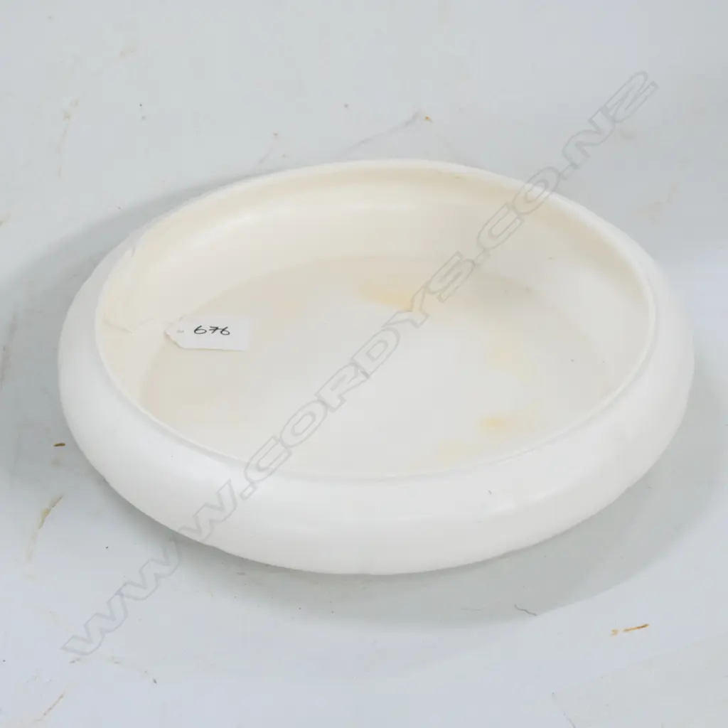 LG CROWN LYNN WHITE FLAIR ART BOWL DIA 255MM Image 1++