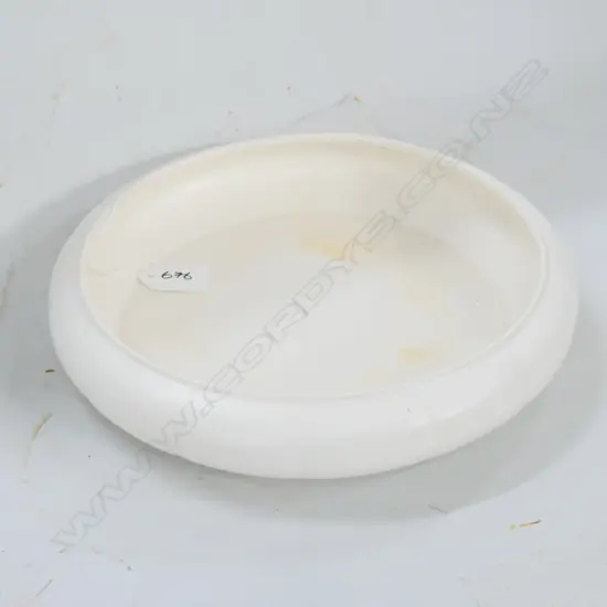 LG CROWN LYNN WHITE FLAIR ART BOWL DIA 255MM