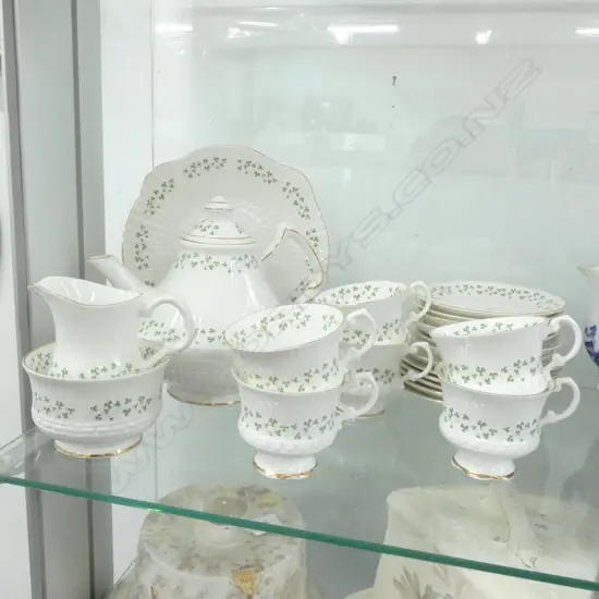 ROYAL TARA IRISH 6PL TEASET +TEAPOT ETC
