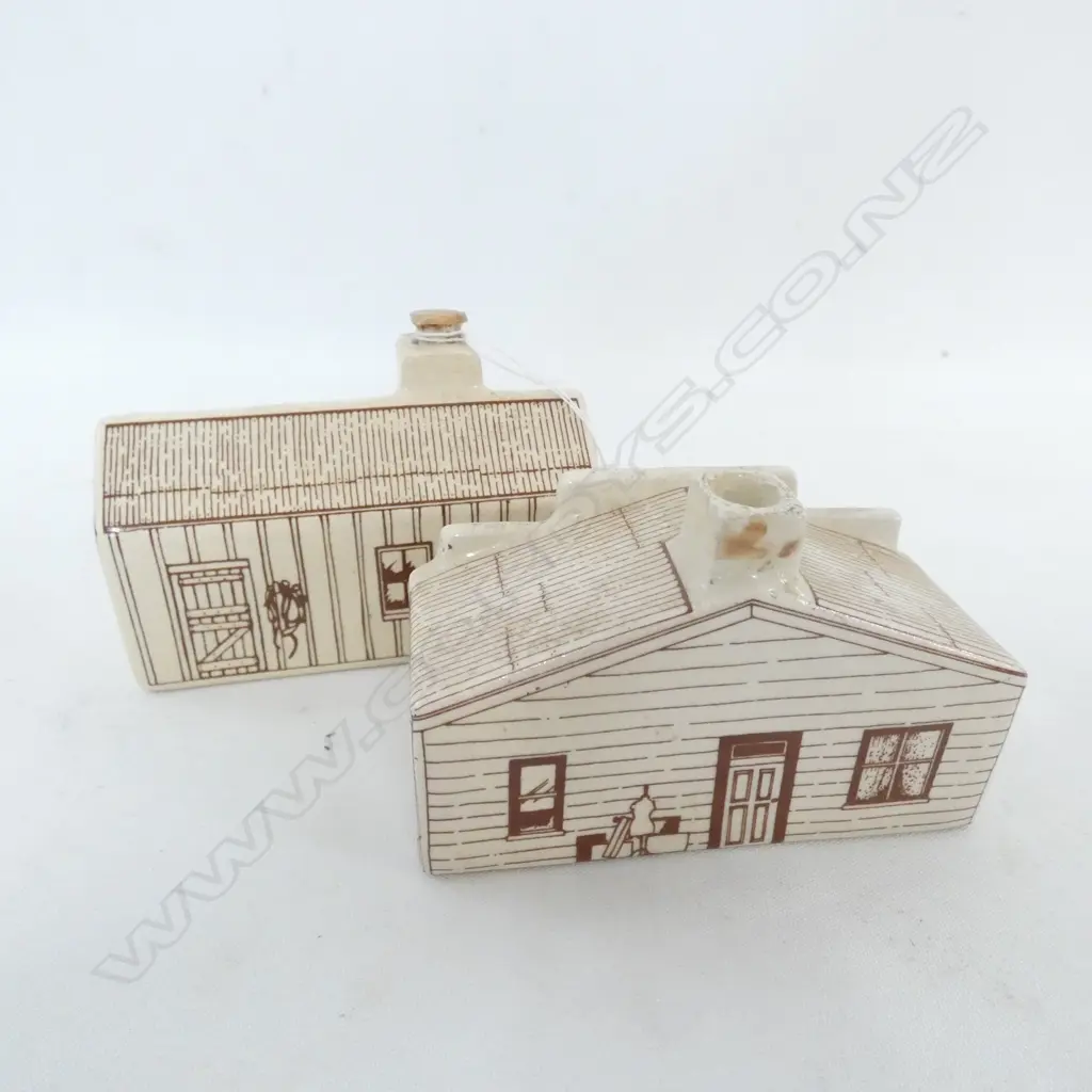 PAIR AIR NZ MINIATURE COLLECTABLE HOUSES - DRAGERS & FORGE Image 1++