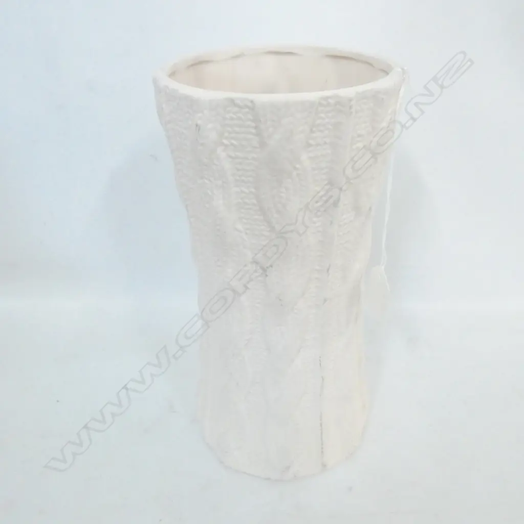 LG STUDIO CERAMICS WHITE VASE. H. 270MM Image 1++
