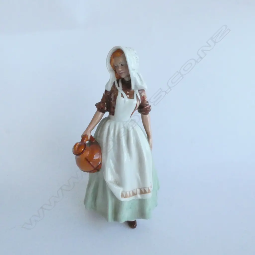 ROYAL DOULTON FIGURINE 'THE MILKMAID' HN2057 H. 170MM  Image 1++