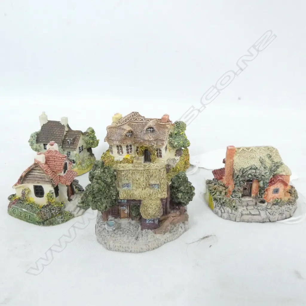 5 LILLIPUT LANE STYLE HOUSES  Image 1++