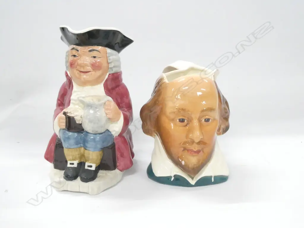 PR SYLVAC CHARACTER JUGS; WILLIAM SHAKESPEARE (H. 130MM) & TOBY (H. 185MM) Image 1++