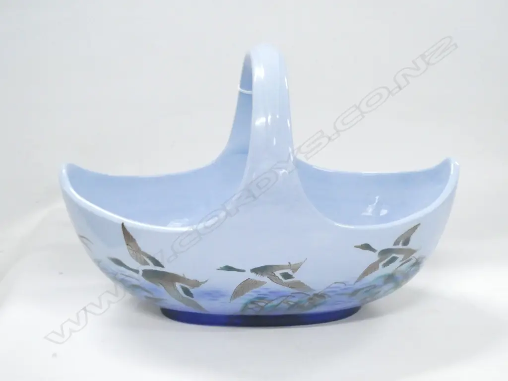 FALCON WARE BASKET VASE L. 305MM Image 1++