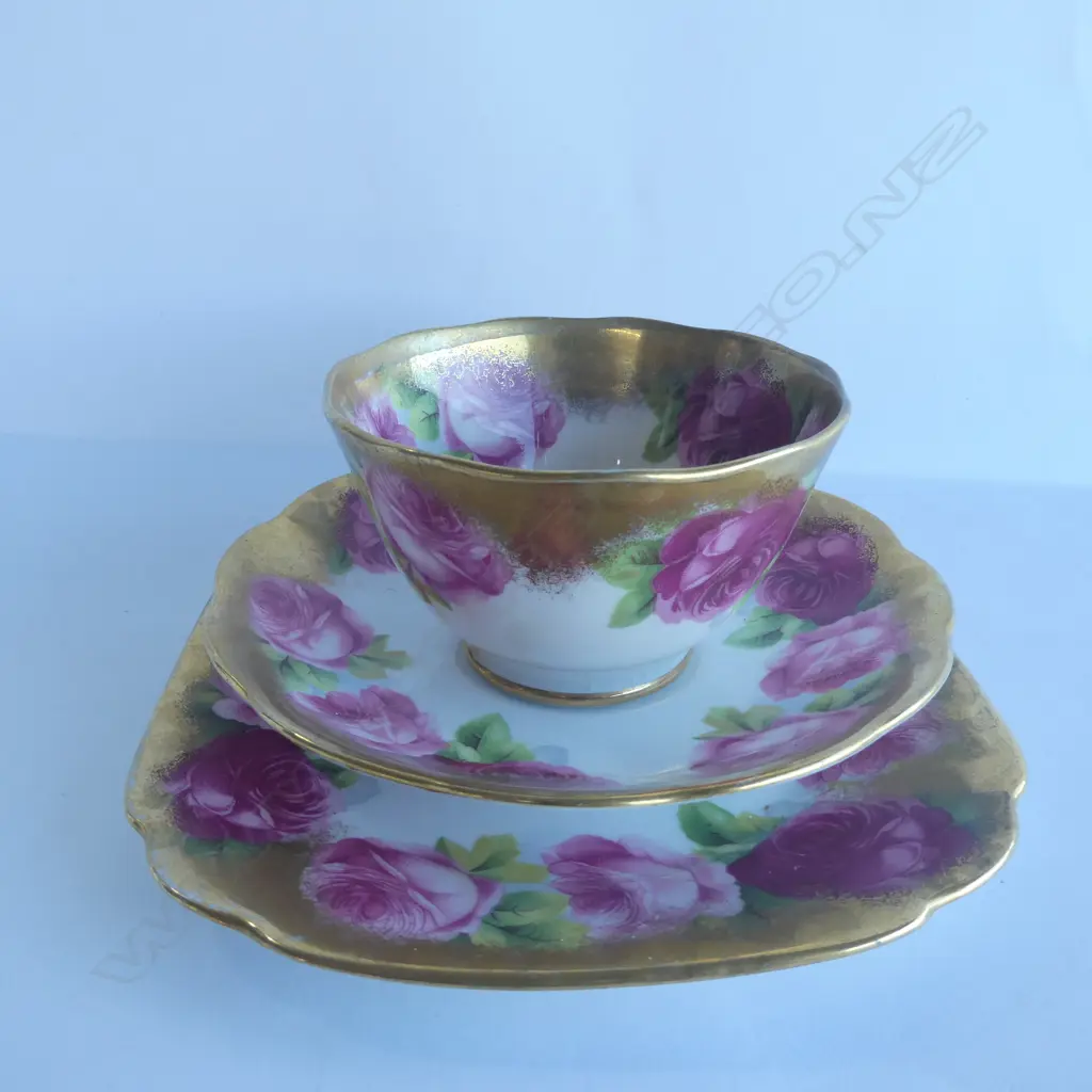 ROYAL ALBERT OLD ENGLISH ROSE HEAVY GOLD GILD TRIO - FAULTS TO CUP Image 1++