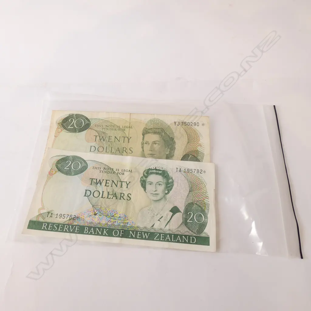 TWO OLD NZ $20 NOTES Image 1++
