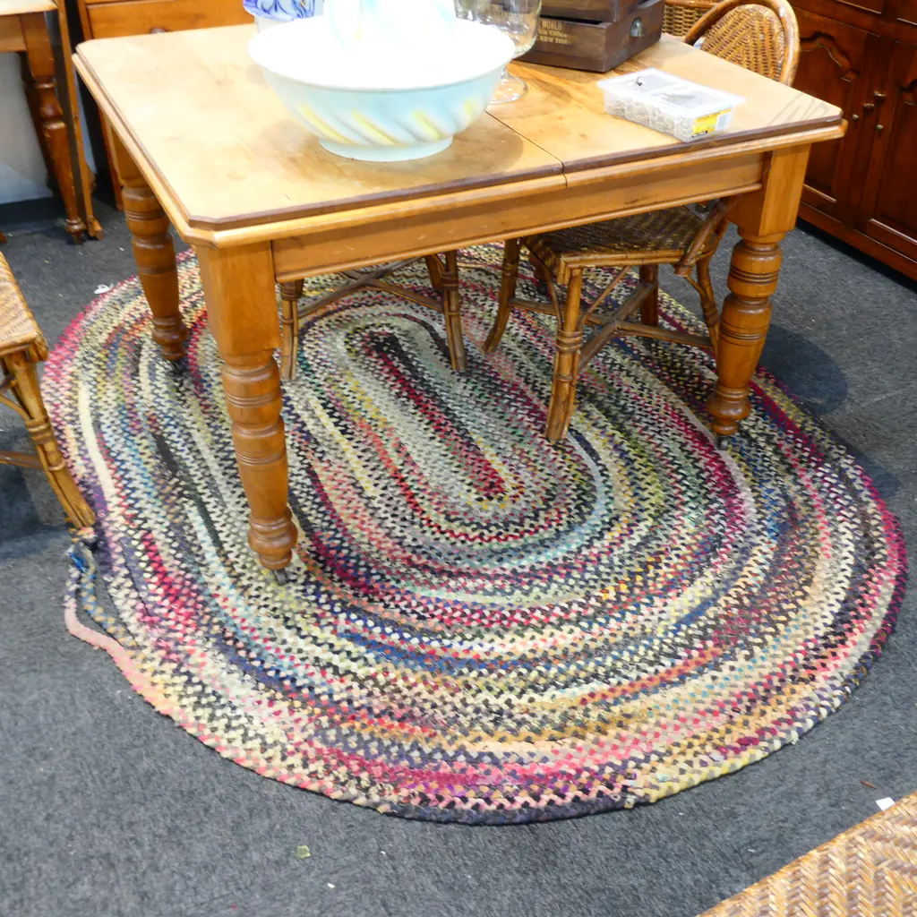 LARGE TEXTILE RUG D1650MM APPROX Image 1++