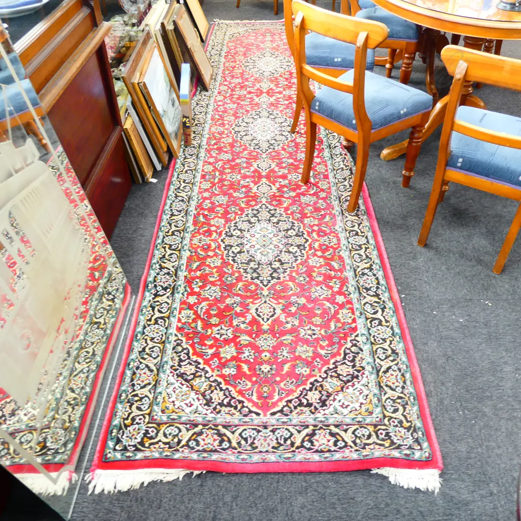 PERSIAN STYLE RUNNER RUG TRIPLE MEDALLION. 4m X 1m Image 1++