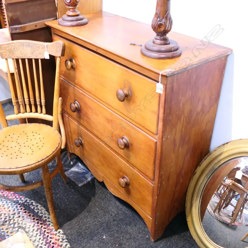 3 DRAWER KAURI CHEST OF DRAWERS  Image 1++