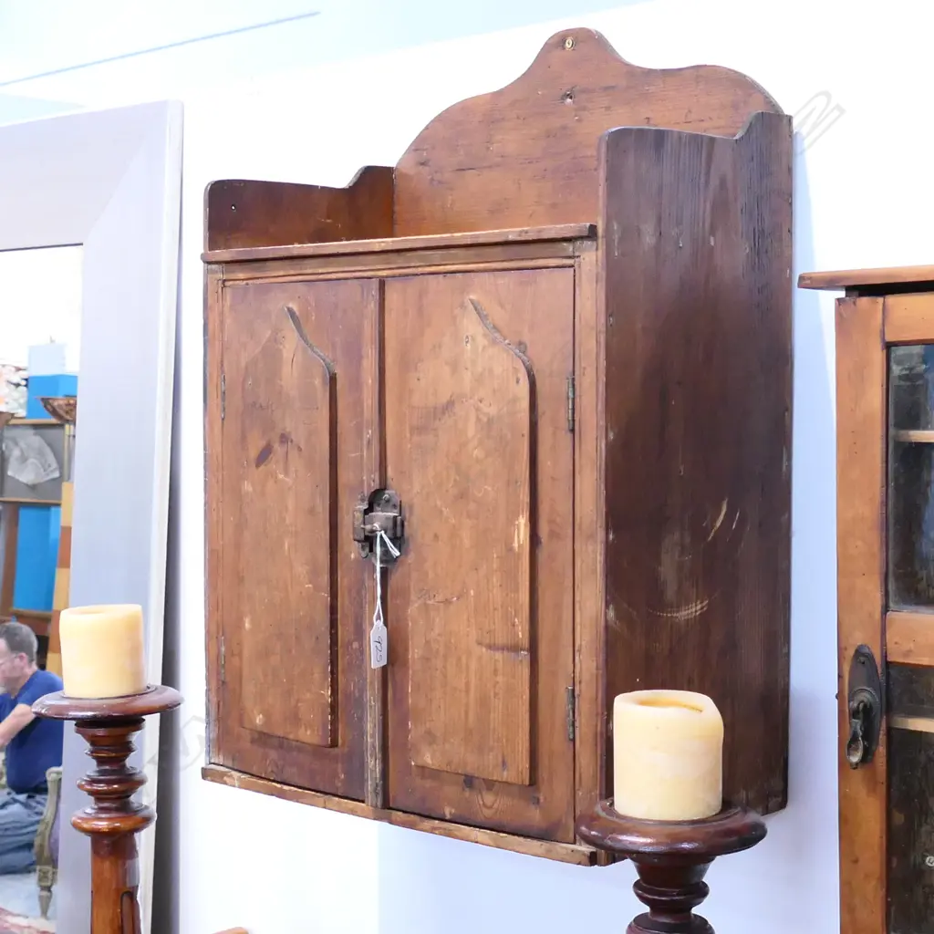 SMALL PINE WALL CABINET H690 W460 Image 1++