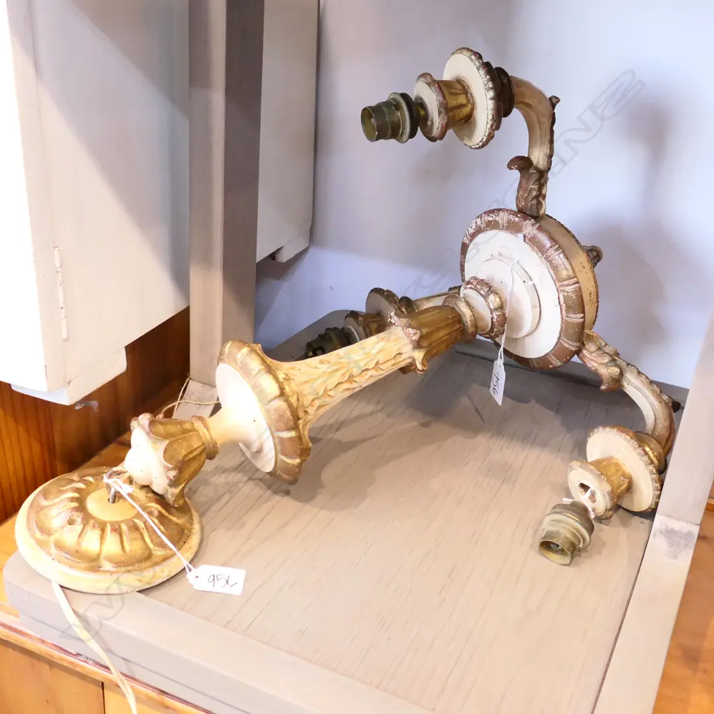 GILT CEILING LIGHT A/F  Image 1++