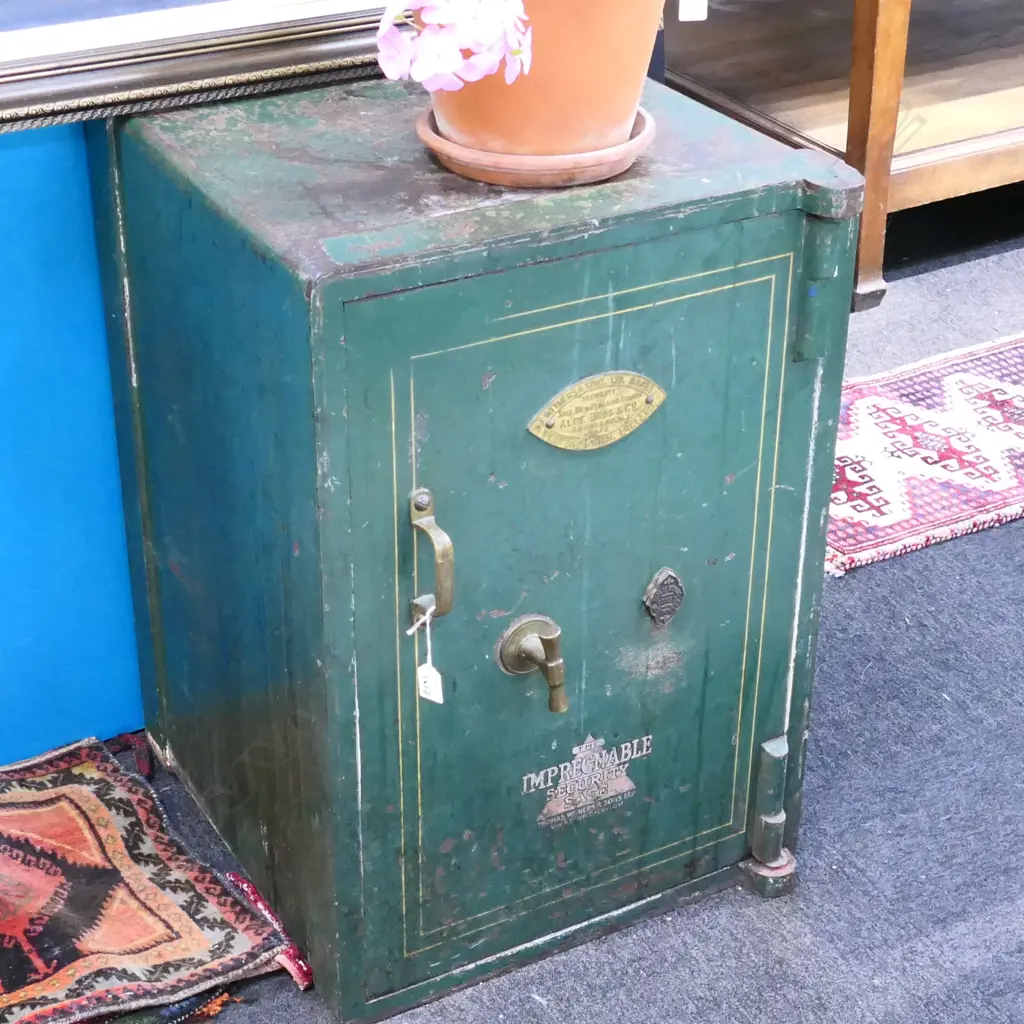 VINTAGE GREEN HEAVY STEEL SAFE H. 780MM Image 1++