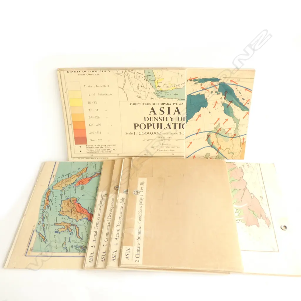 COLLECTION OF WALL MAPS Image 1++