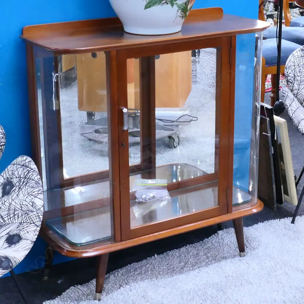 MID CENTURY DISPLAY CABINET W 910 MM Image 1++