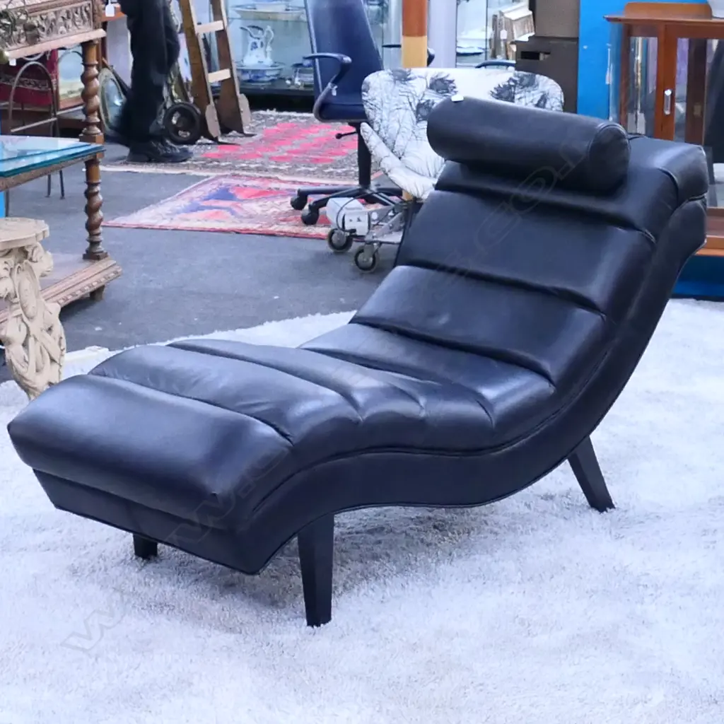 MODERN BLACK LEATHER CHAISE L 1500 Image 1++