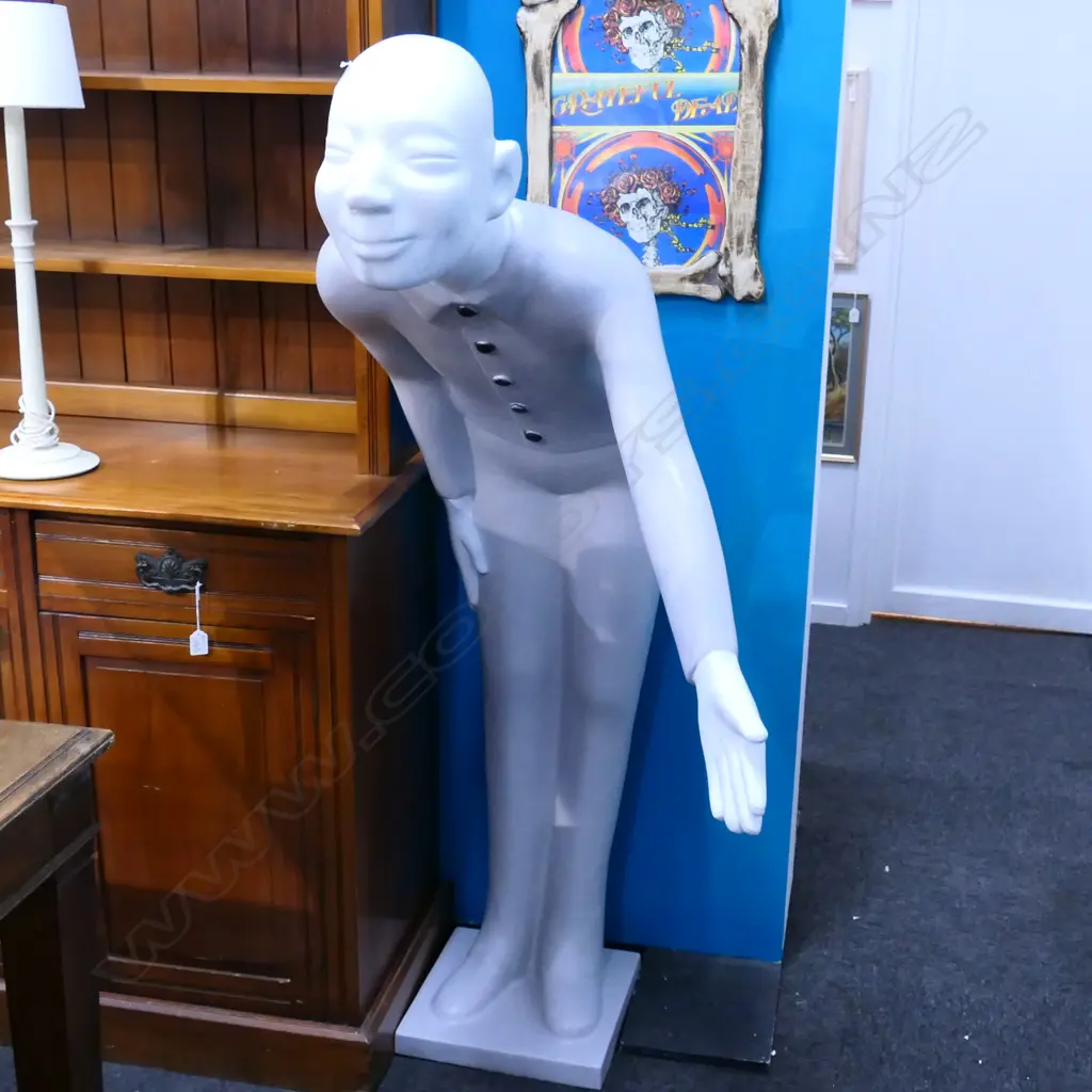 VERY LARGE BOWING FIGURE H. 1580MM Image 1++