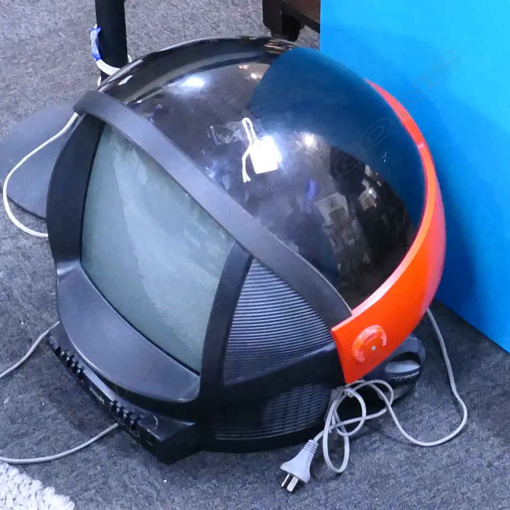 PHILIP TV - SPHERICAL  Image 1++