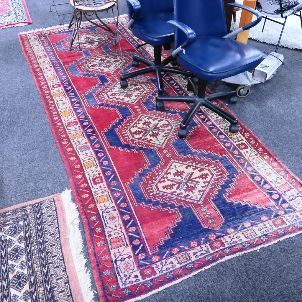 HAND KNOTTED PERSIAN RUG L2950 W 1200 Image 1++