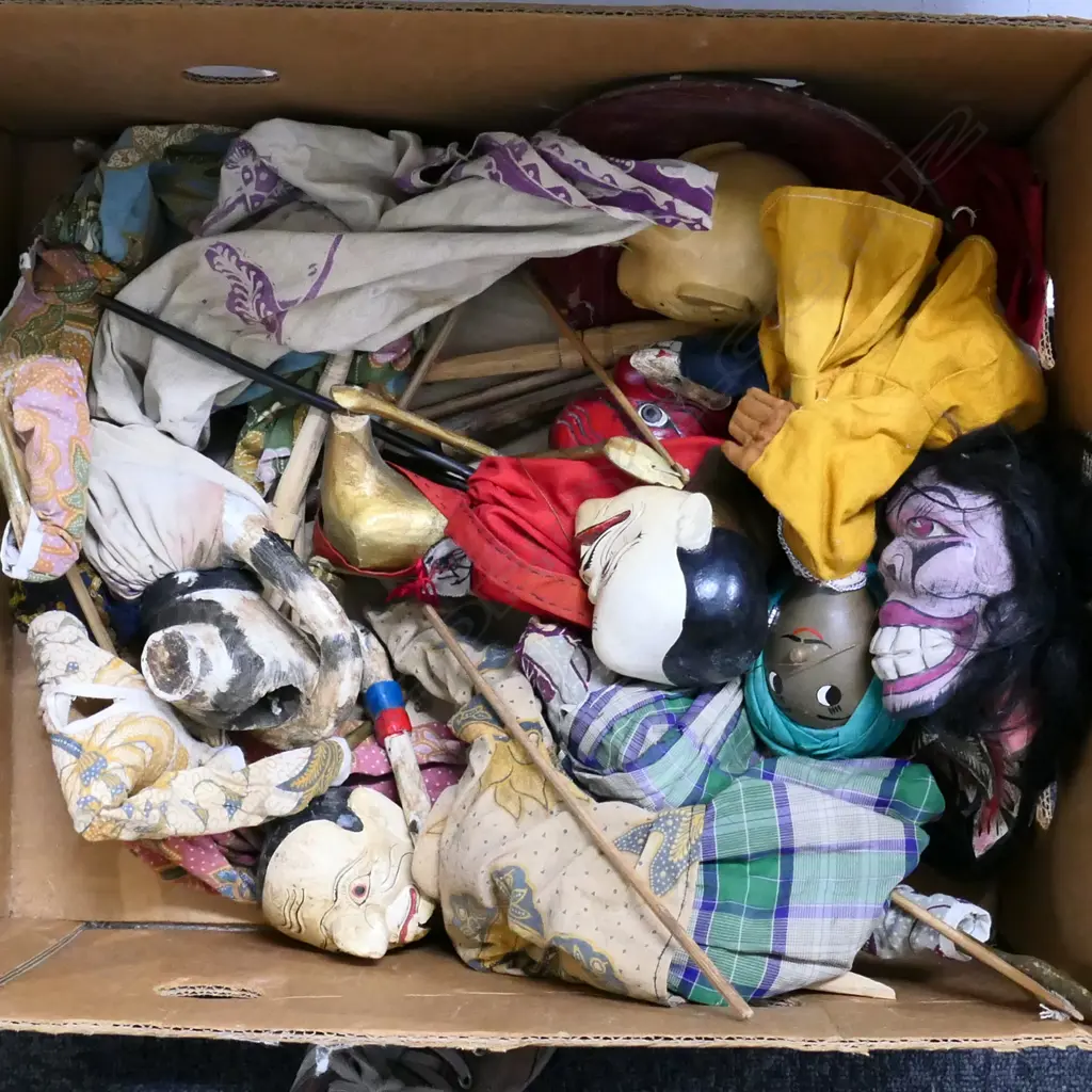 BOX INDONESIAN PUPPETS  Image 1++