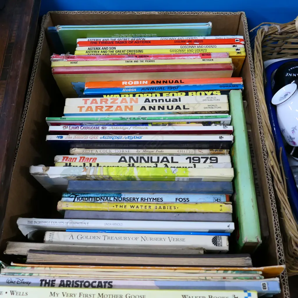 BOX LOT COMICS; TARZAN, ASTERIX ETC Image 1++