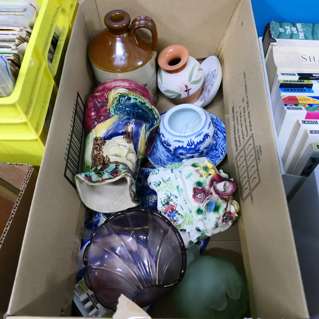 LOT ASST DOULTON/TOBY W/WOOD ETC Image 1++