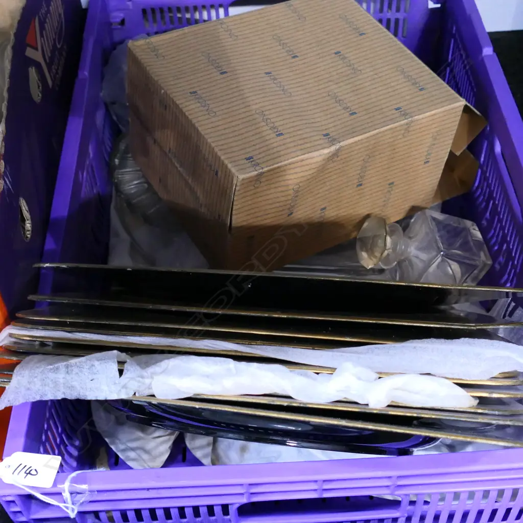 BOX CHINA AND GLASS  Image 1++