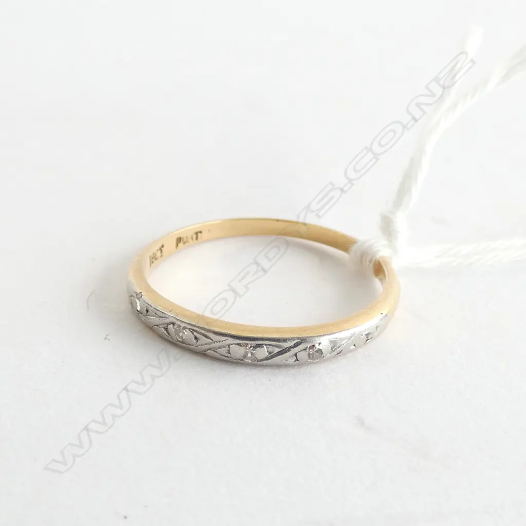 18CT & PLATINUM RING 1.56gms Image 1++