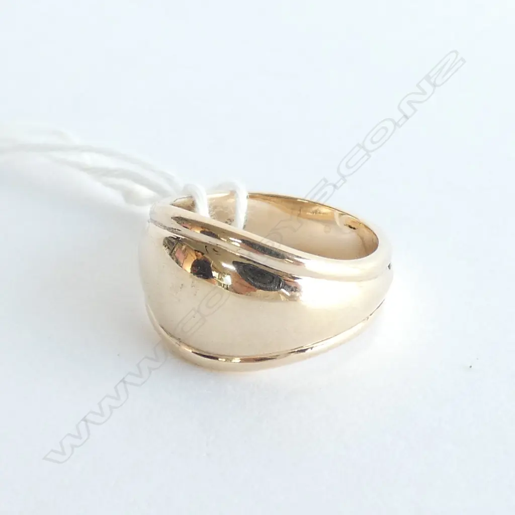 9K YELLOW GOLD WIDE TAPERED BAND RING 5.4gms Image 1++