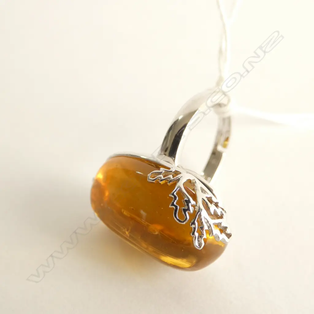 SILVER AMBER RING INSECT WITHIN THE AMBER Image 1++