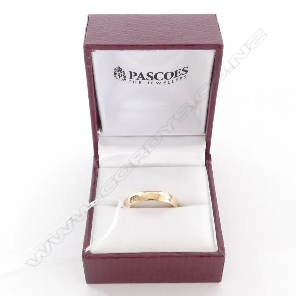 9CT GOLD WEDDER 2.39gm Image 1++