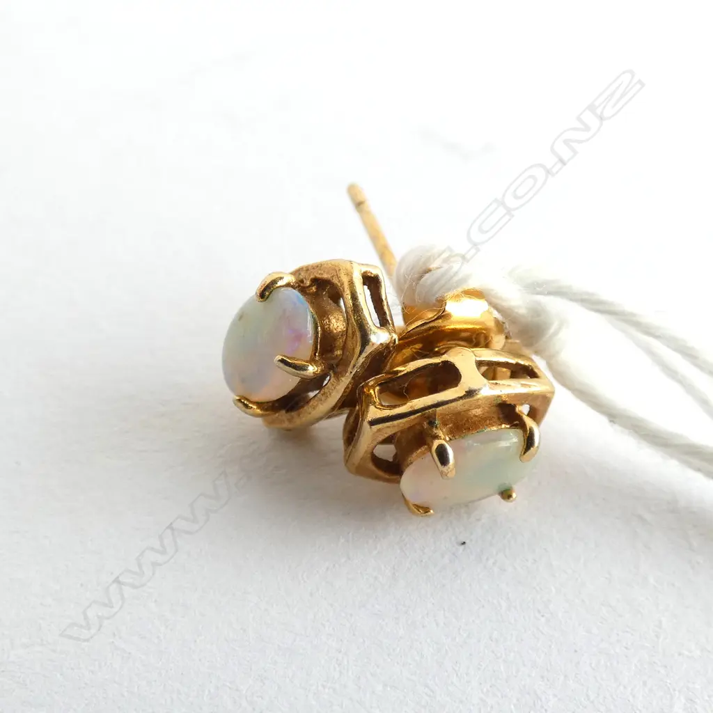 9 CT OPAL STUDS TESTED 9 CT Image 1++
