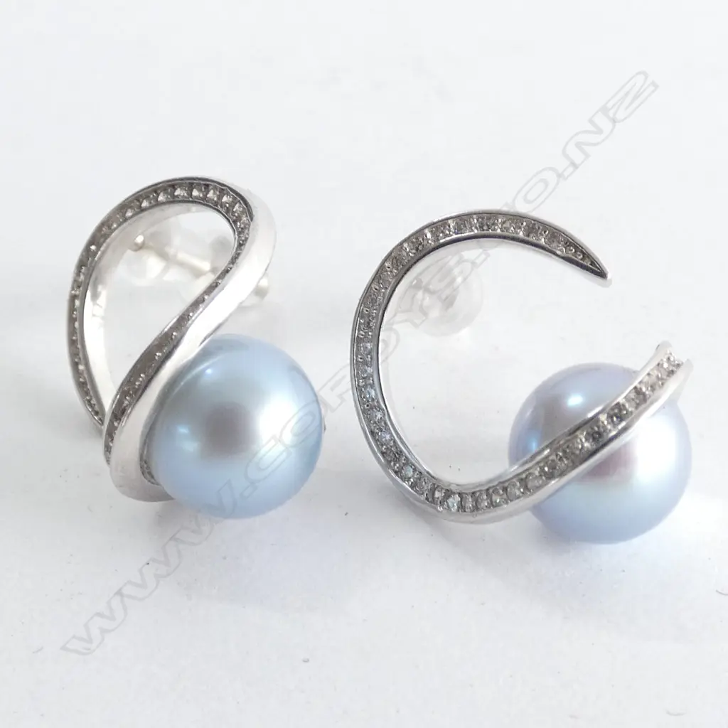 PR SILVER PEARL & CZ EARRINGS Image 1++