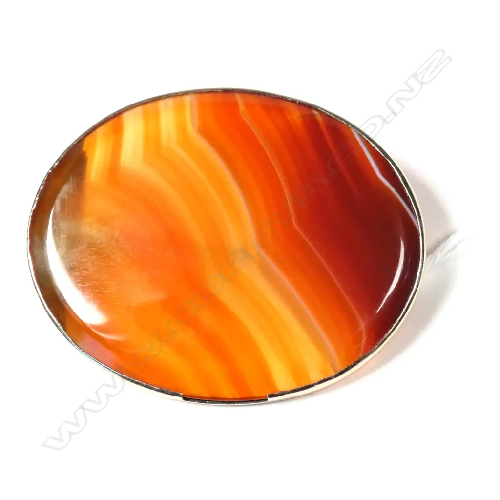 GOLD FRAMED CARNELIAN/AGATE BROOCH  Image 1++