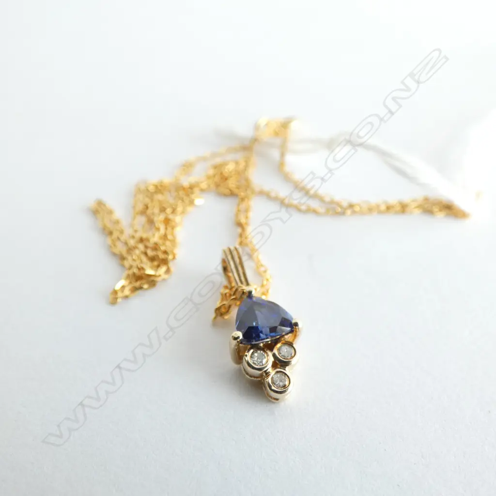 9ct 3 DIAMOND & BLUE SYN SAPP. PENDANT ON SILVER GILT CHAIN Image 1++