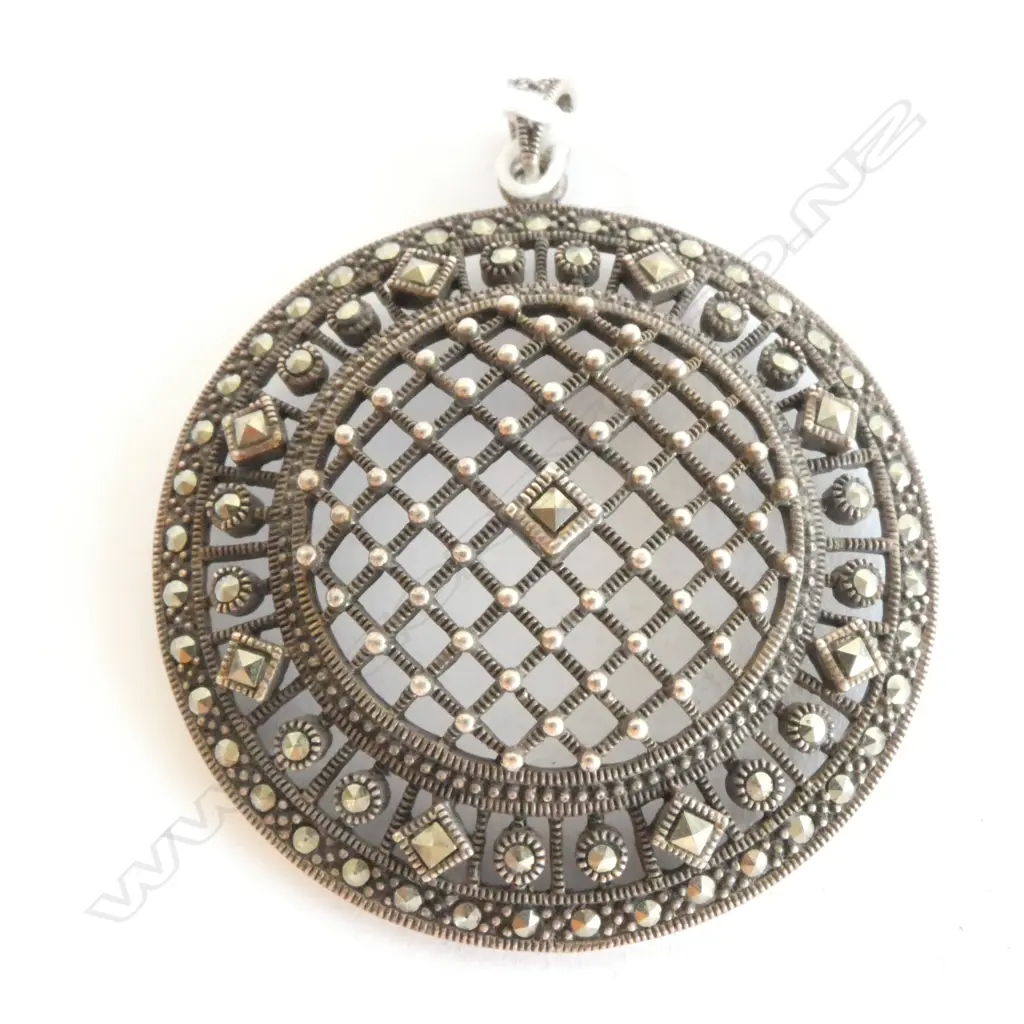 PENDANT, STERLING SILVER AND MARQUISITE, BEAUTIFUL Image 1++