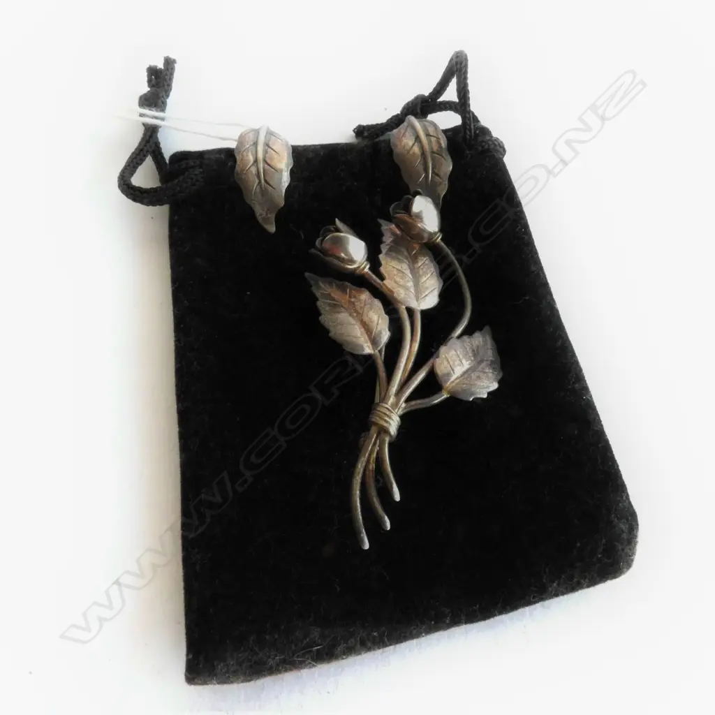 BROOCH AND EARRINGS, BY THE FAMOUS JOHN L OF DENMARK, STERLING SILVER Image 1++