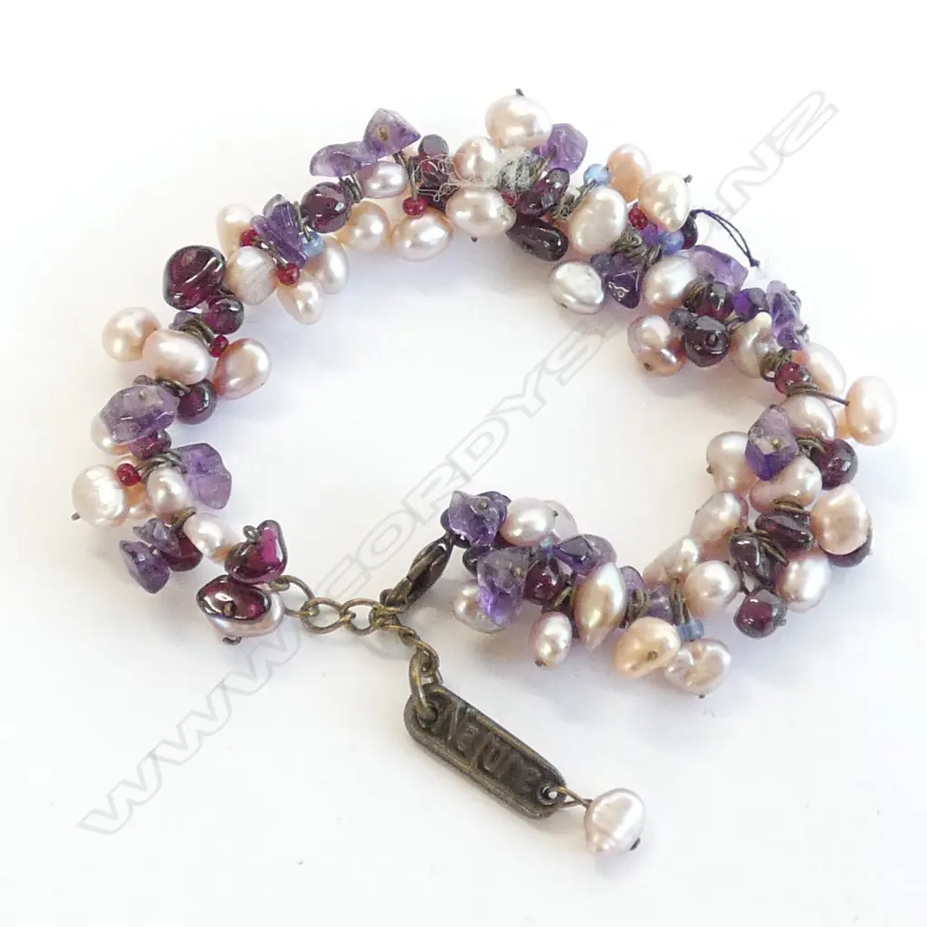 VINTAGE PEARL AND GEMSTONE BRACELET Image 1++