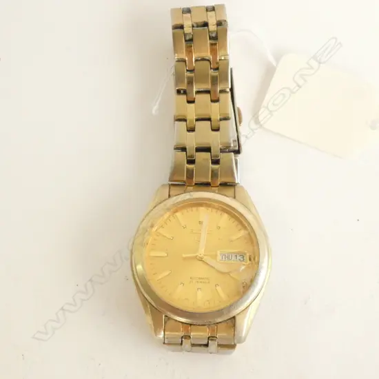 GENTS SEIKO 5 WATCH. AUTOMATIC WITH DATE. ORIGINAL STRAP. WORKING