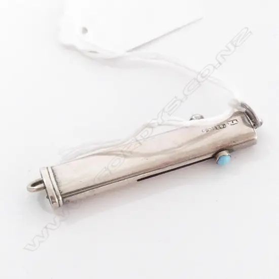 SILVER RETRACTABLE GLOVE HOOK 